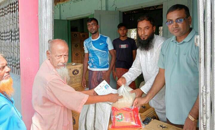 নন্দীগ্রামে বুড়ইল ইউপিতে টিসিবির পণ্য বিতরণ শুরু