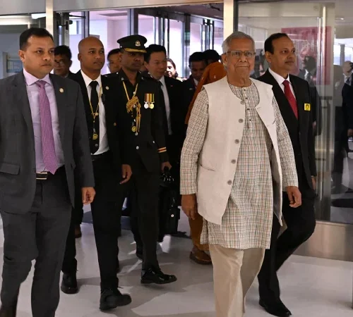 জাপান পৌঁছেছেন প্রধান উপদেষ্টা