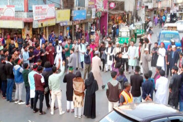 মৌলভীবাজার হাদি, হাদি স্লোগানে উত্তাল, সড়ক অবরোধ করে বিক্ষোভ-প্রতিবাদ