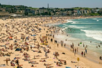 অস্ট্রেলিয়ায় সমুদ্র সৈকতে বন্দুকধারীর হামলা, বহু হতাহতের শঙ্কা