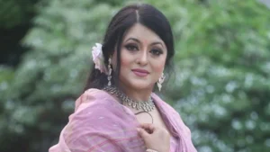 অসুস্থতার কথা জানিয়ে হাসপাতাল থেকে নায়িকার আবেগী বার্তা