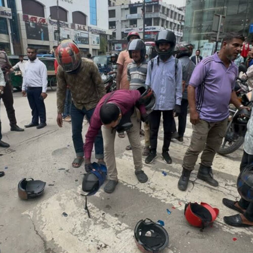 মাথার সুরক্ষা নাকি নিছক প্লাস্টিক? হেলমেট নিয়ে ডিএমপির অভিনব কর্মসূচি