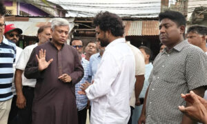 বৈষম্যবিরোধী নেতার বাড়িতে হামলা-ভাঙচুর, ঘটনাস্থলে প্রতিমন্ত্রী